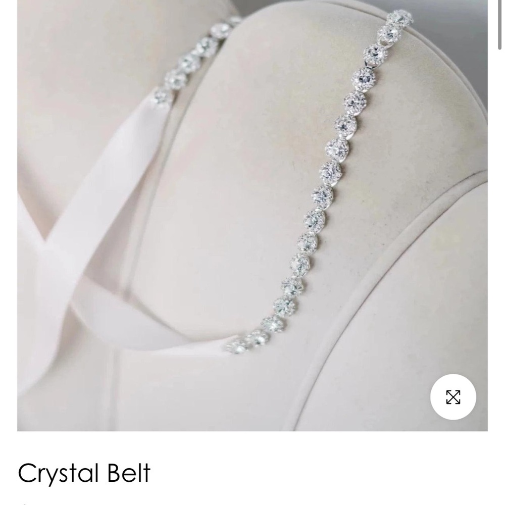 Elegant Crystal Belt